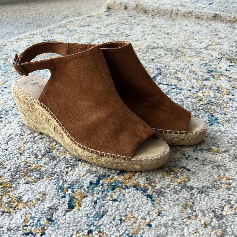 Gap Brown Suede Wedge Sandals size 8